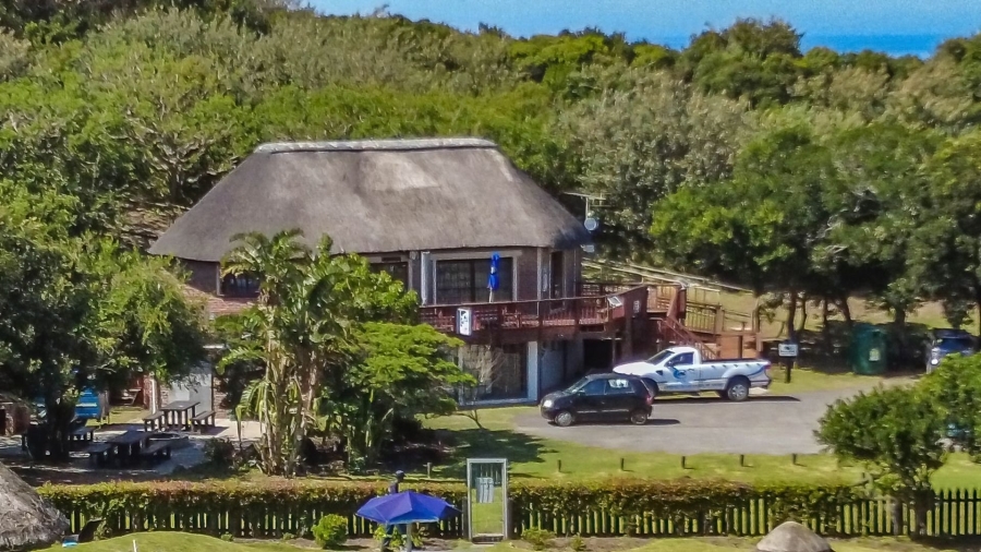 4 Bedroom Property for Sale in Cove Rock Eastern Cape